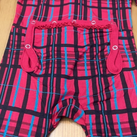 NWT Kickee Pants Holiday Print Muffin Ruffle Coverall w/zipper size 3-6M - Picture 4 of 5